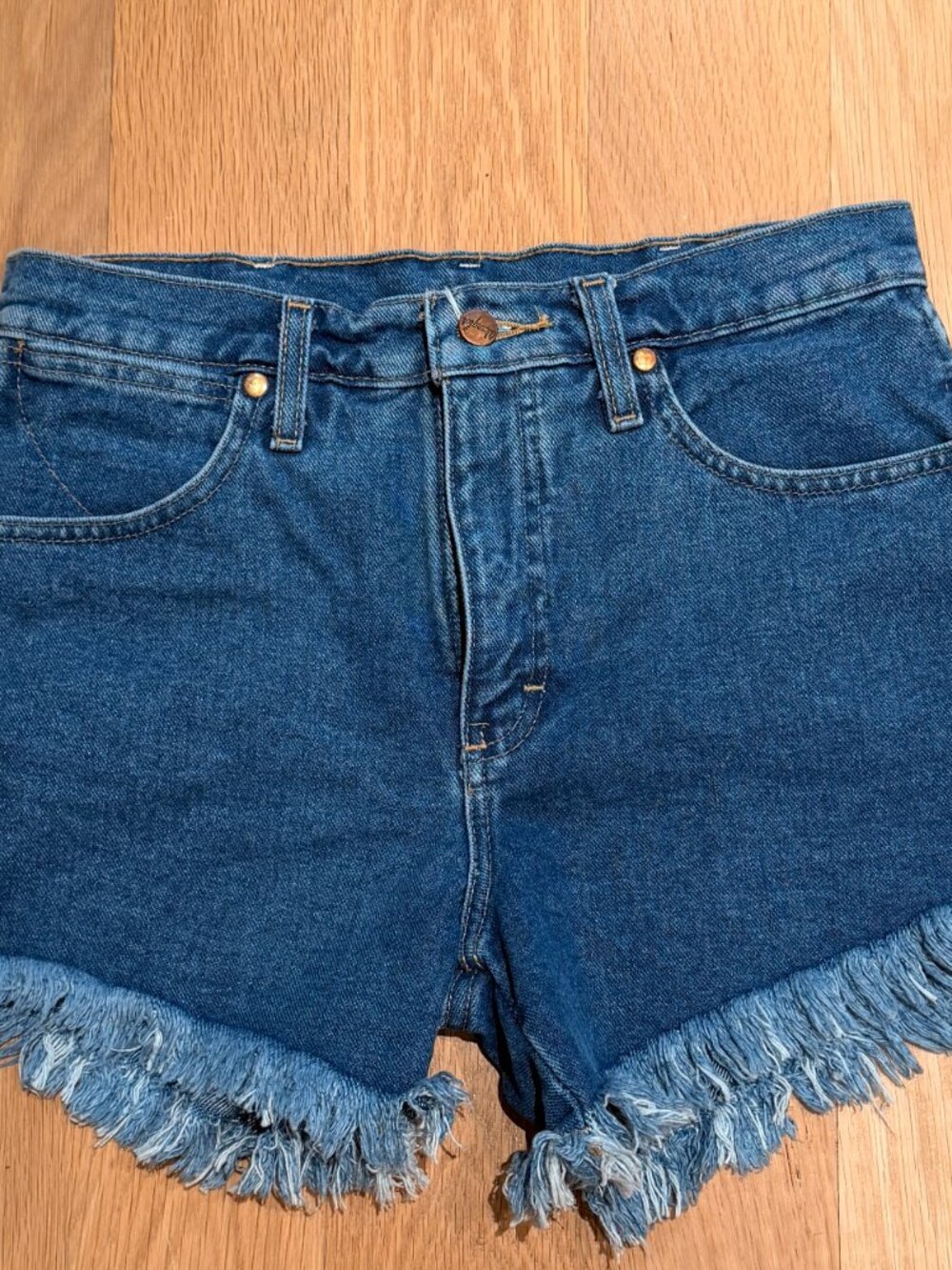 Wrangler Reworked Short - Picture 2 of 5